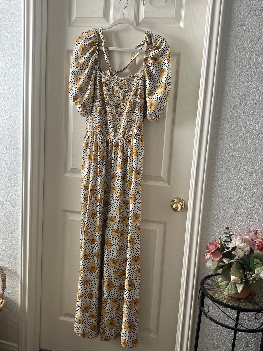 Sunflower-Print Puff-Sleeve Maxi Dress in White and Yellow
